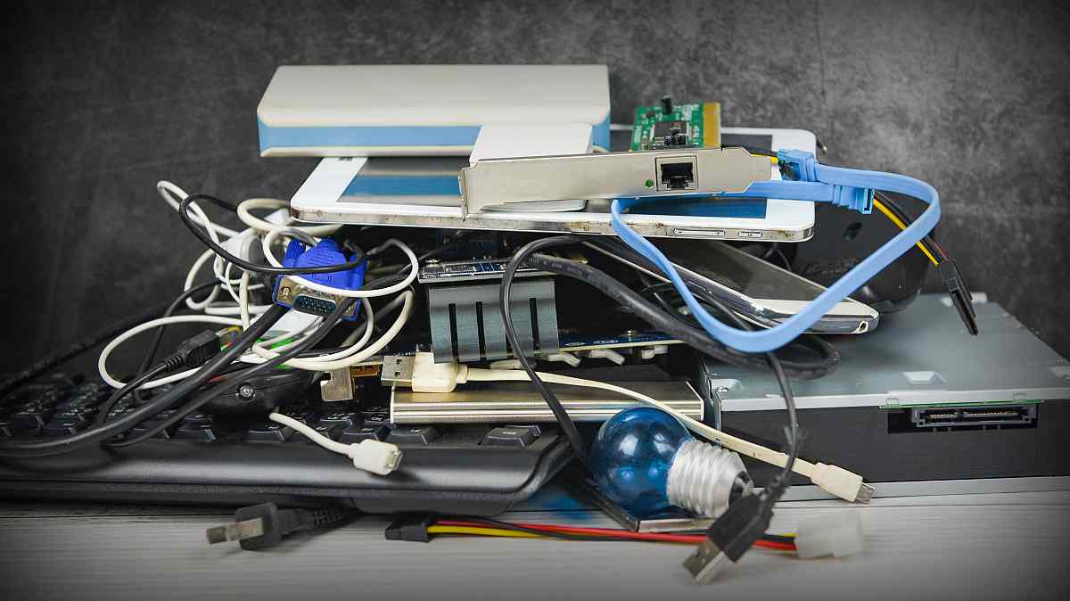 Elektronik Schrott > Jetzt einfach im Supermarkt abgeben